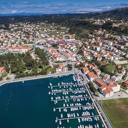 Holiday home 2 Bedroom Awesome Home In Supetarska Draga